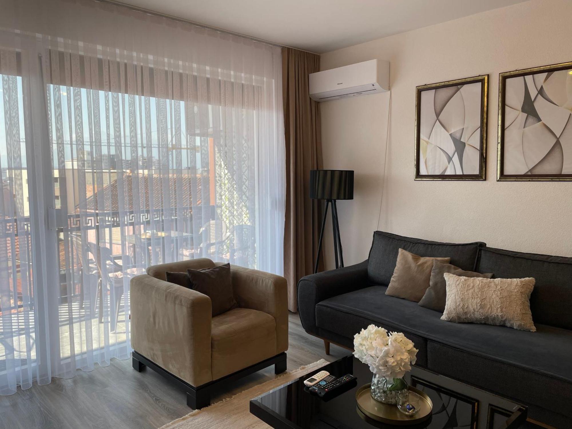 Apartment Prizreni-Free Private Parking Extérieur photo